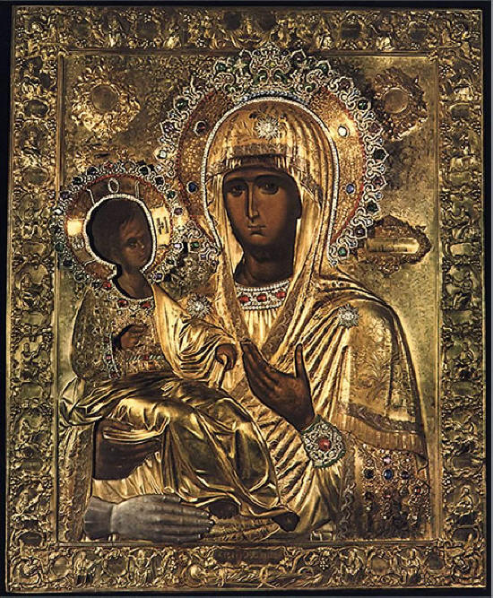 Пресвета Богородица Троеручица, икона от 14 век, Хилендарски манастир. Източник: embassyscg.gr