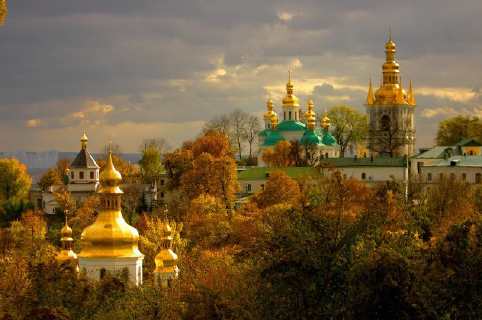 Киево-печерската лавра в есенни краски. Фото: Бродяга на chila.foto.ua