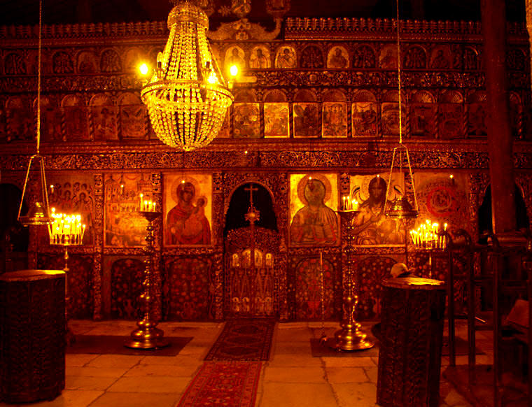Иконостасът в църквата на Роженския манастир. © Галя Велева (algaivel), www.4coolpics.com.